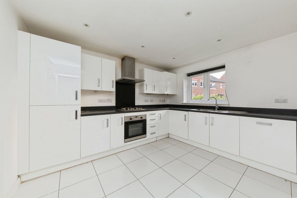 Property photo 3 of 17 Photo