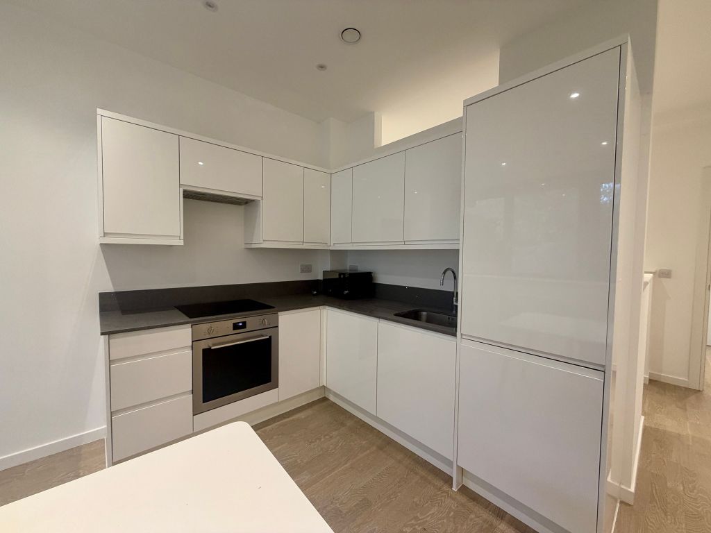 Property photo 2 of 14 Kitchen