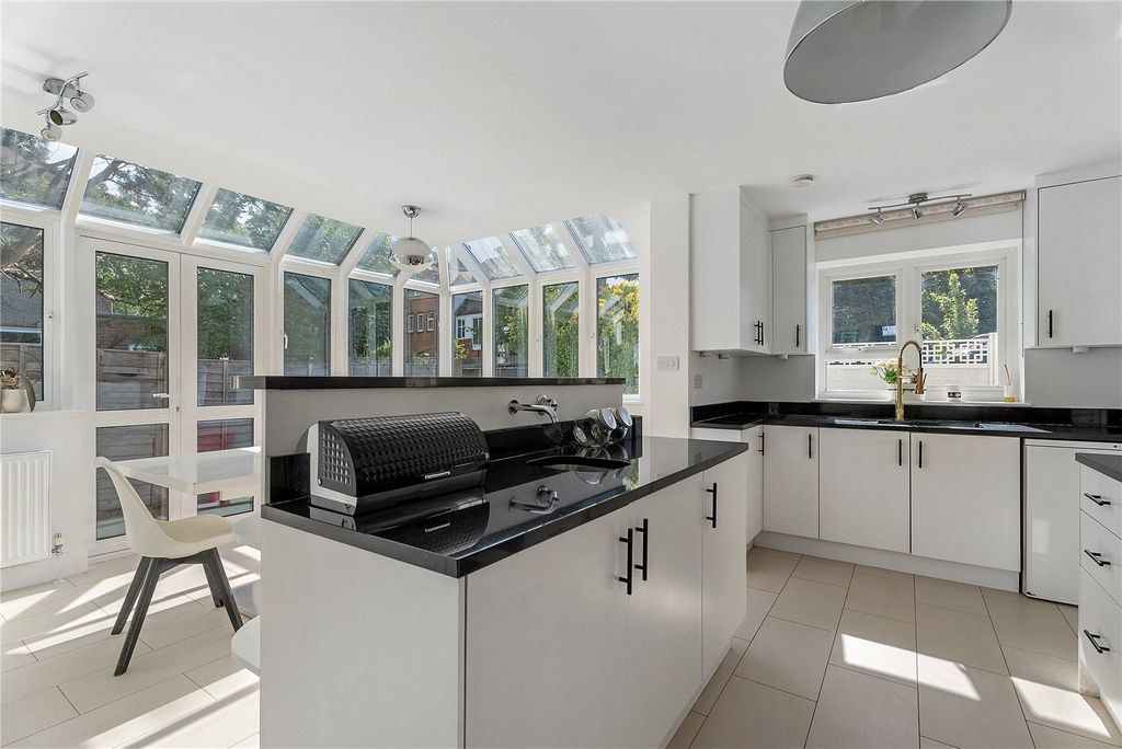 Property photo 2 of 21 Picture No. 31