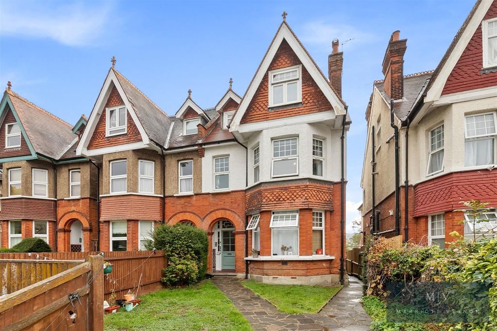 Property photo 1 of 13 St. Augustines Avenue 54 F2 MV-13.Jpg