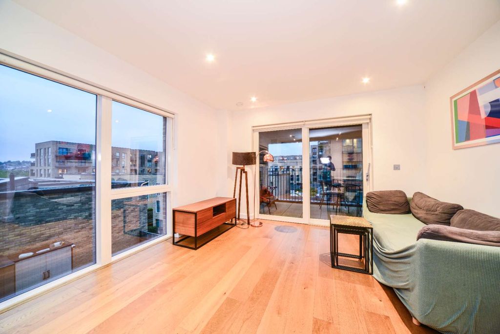 Property photo 1 of 9