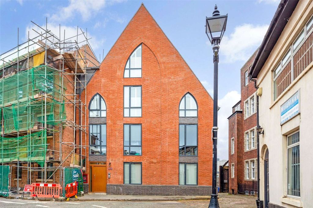 Property photo 1 of 10 Flat 2, 20 Legge Lane, Birmingham, B1 3Et