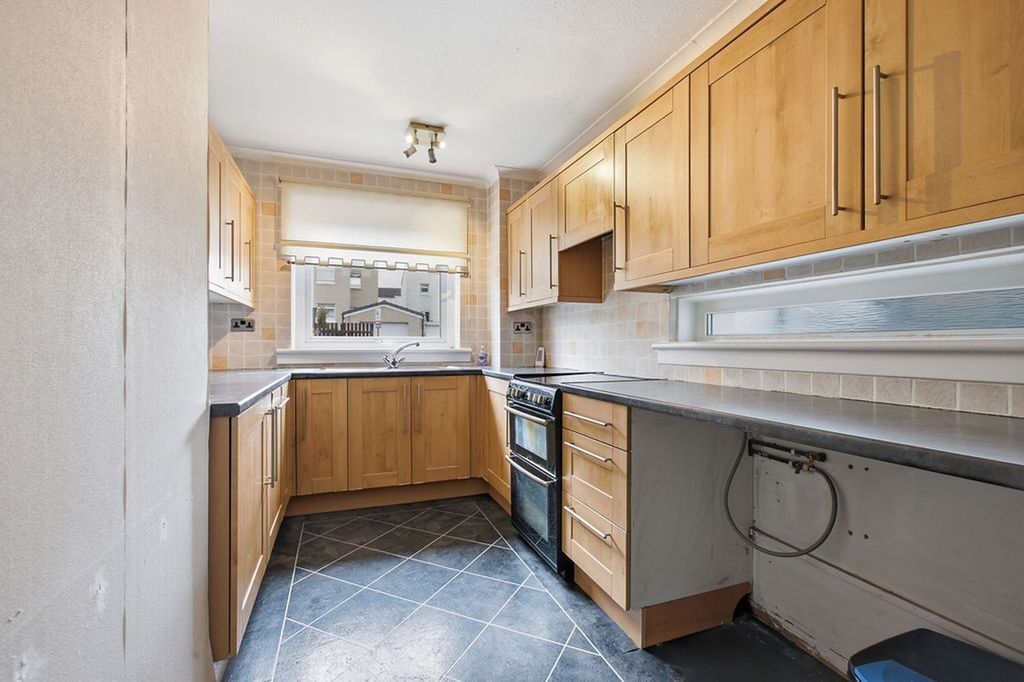 Property photo 3 of 24