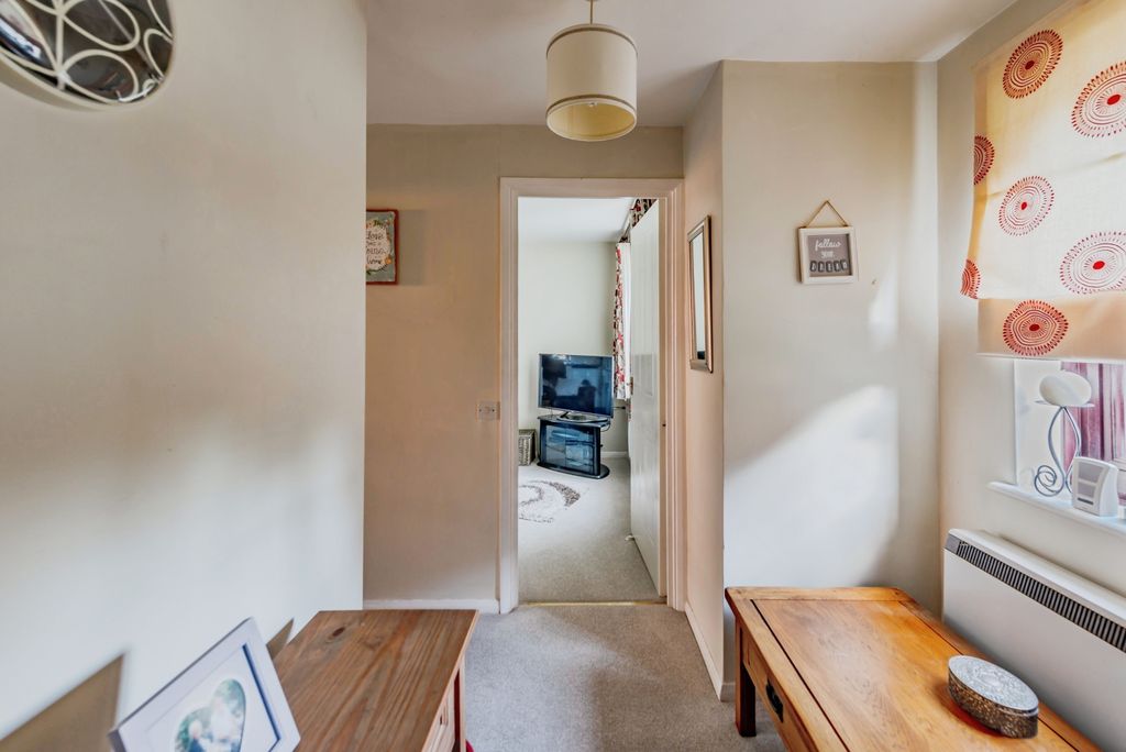 Additional image 10 of 1 bed property for saleHigh Street, Lingfield RH7