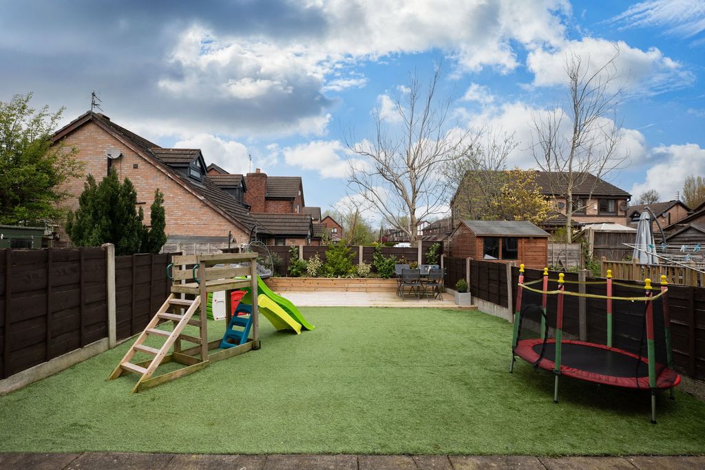 Property photo 2 of 21