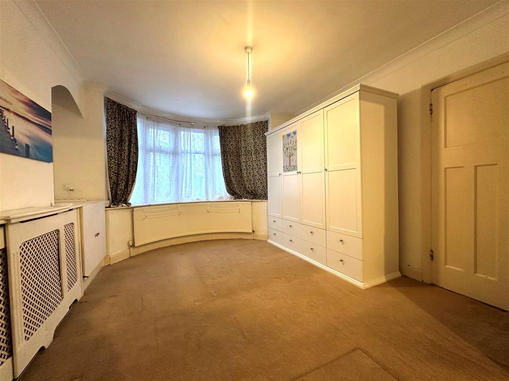 Property photo 3 of 9 Coopers Estate Agents