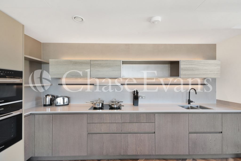 Property photo 2 of 30 Kitchen