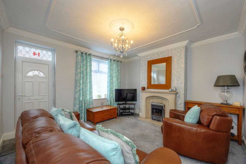 Property photo 2 of 12