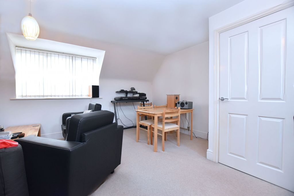 Property photo 3 of 9