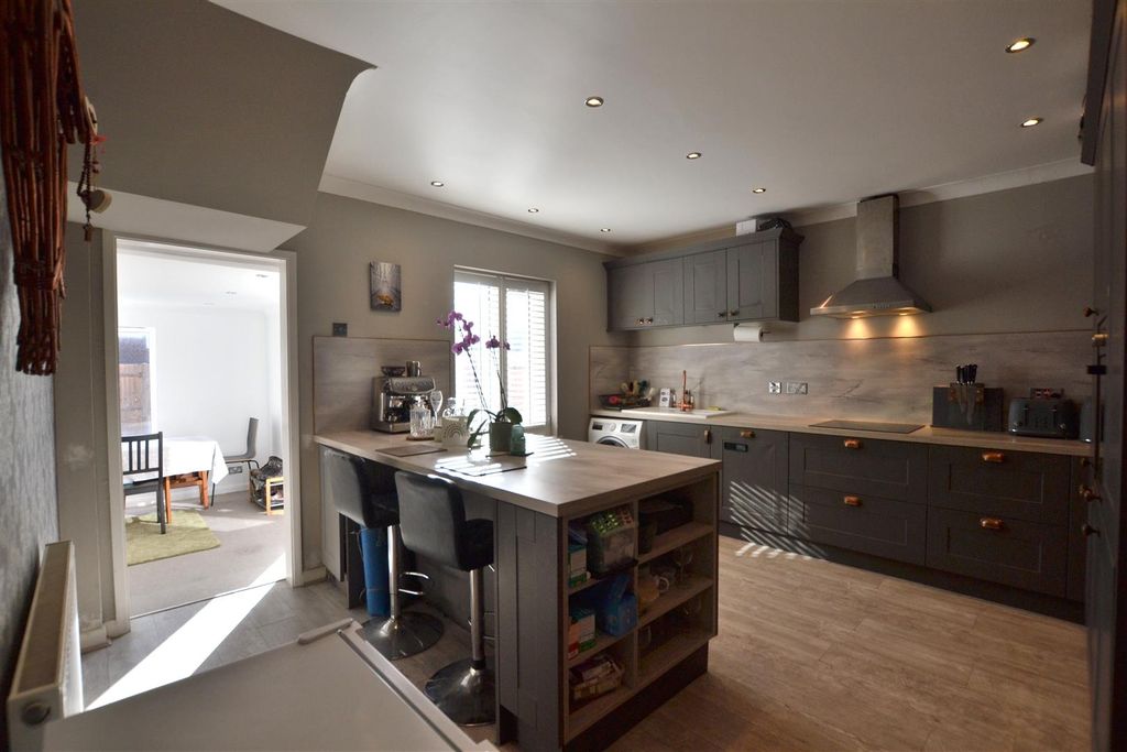 Property photo 3 of 13 Kitchen.Jpg
