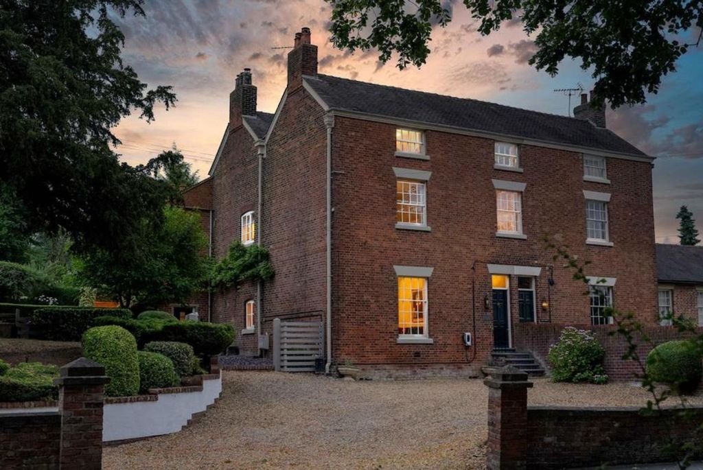 Property photo 1 of 21