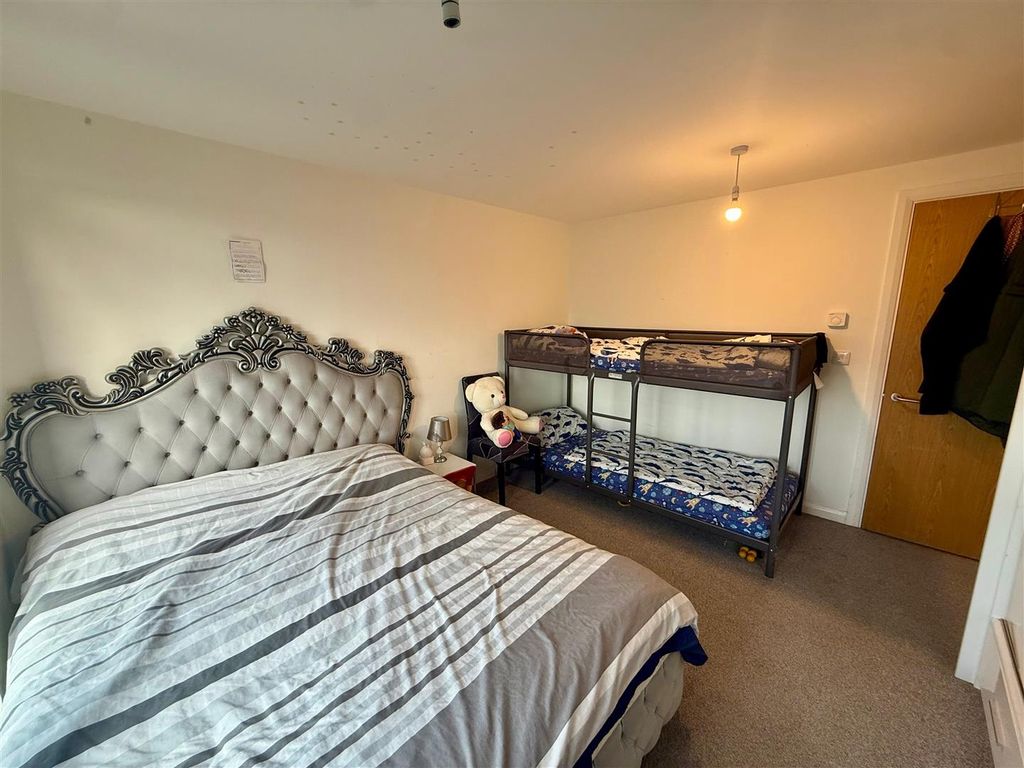 Property photo 2 of 7 Bedroom