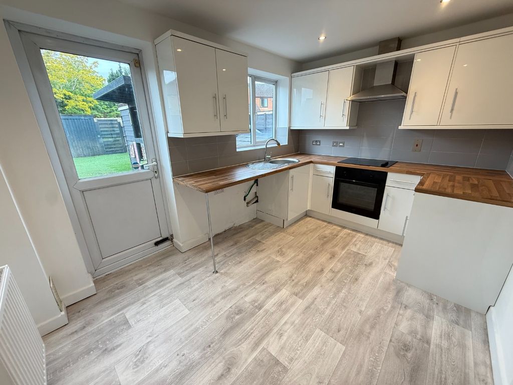 Property photo 3 of 13 5121953
