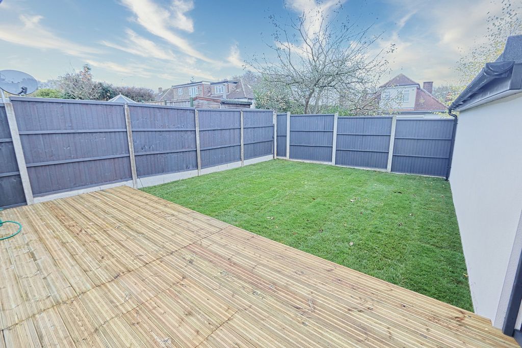 Property photo 3 of 23