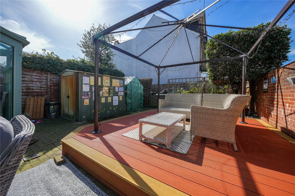 Property photo 2 of 18 External