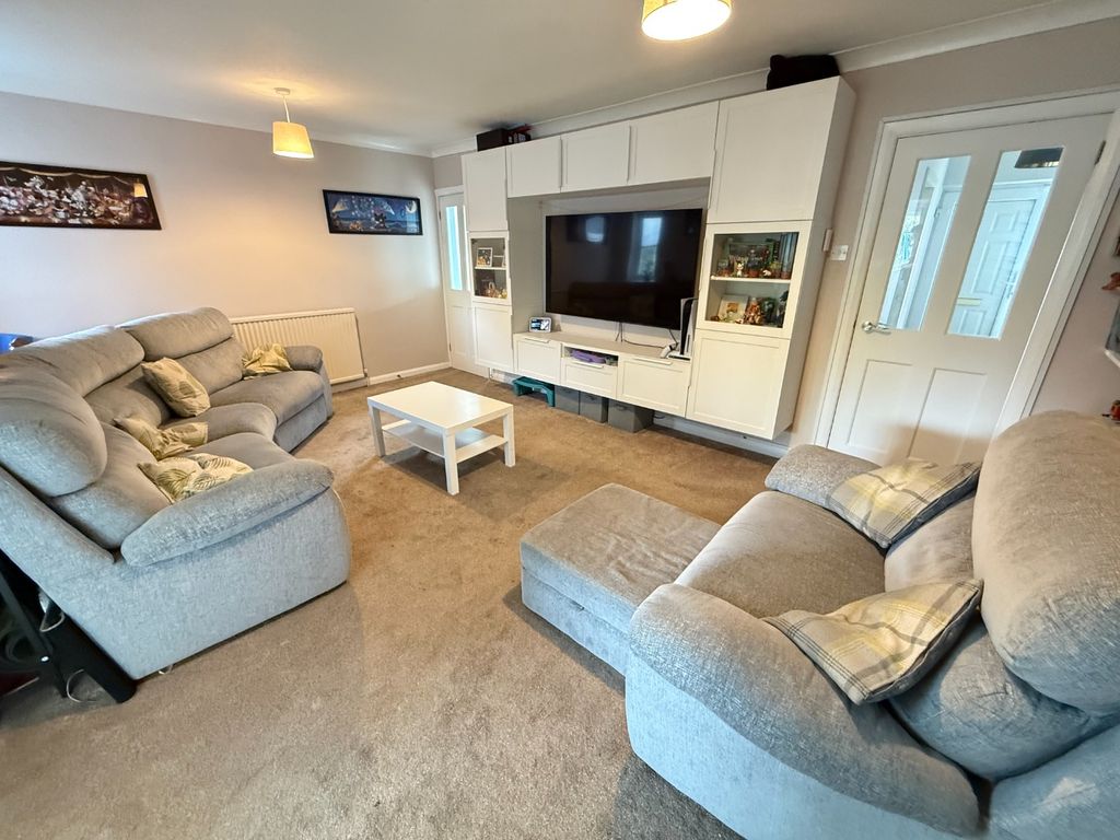 Property photo 2 of 16 5547873