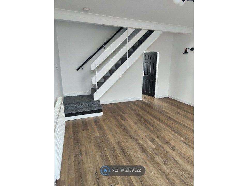 Property photo 2 of 35