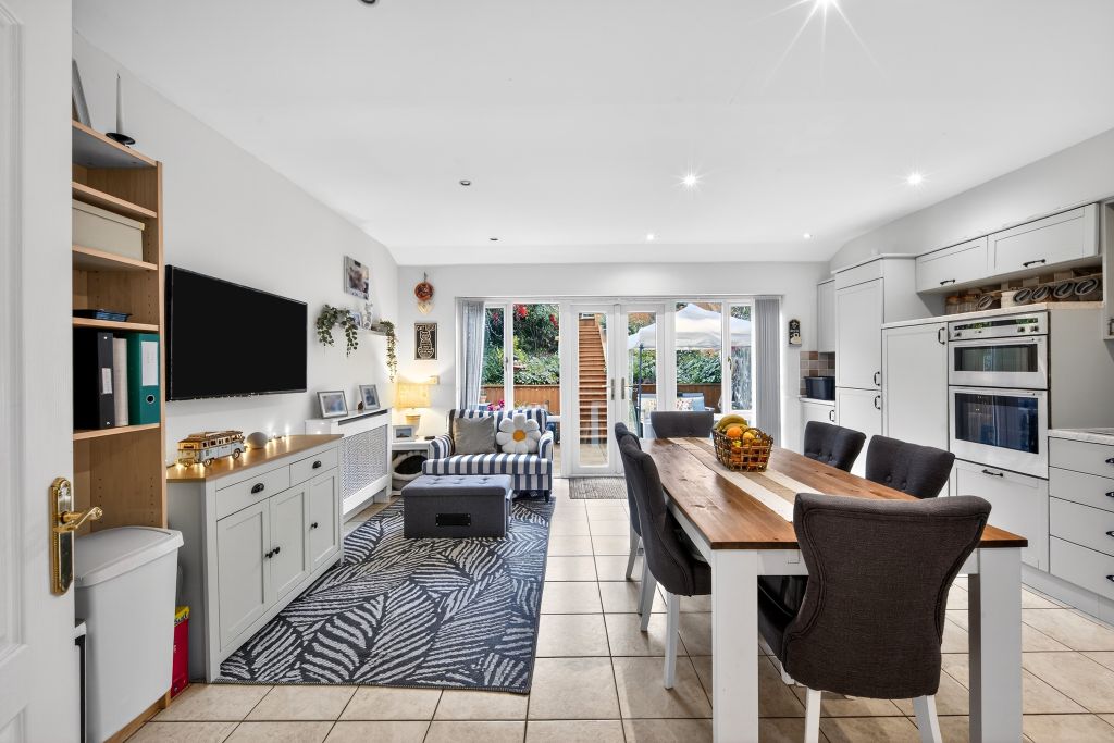 Property photo 3 of 17