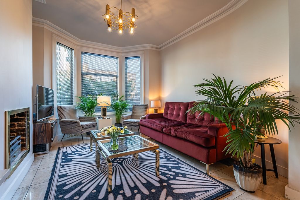 Property photo 3 of 20 107-Purves-Road-11