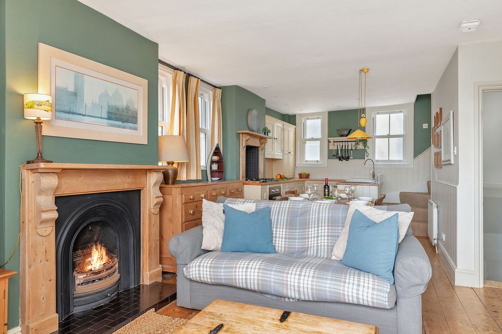 Property photo 3 of 10 Living Room_19 Above Town, Dartmouth