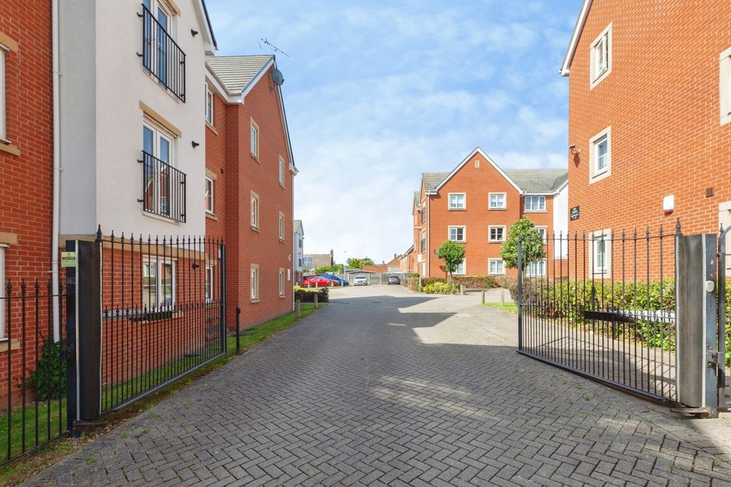 Property photo 2 of 16 Pbox-Img.Jpg