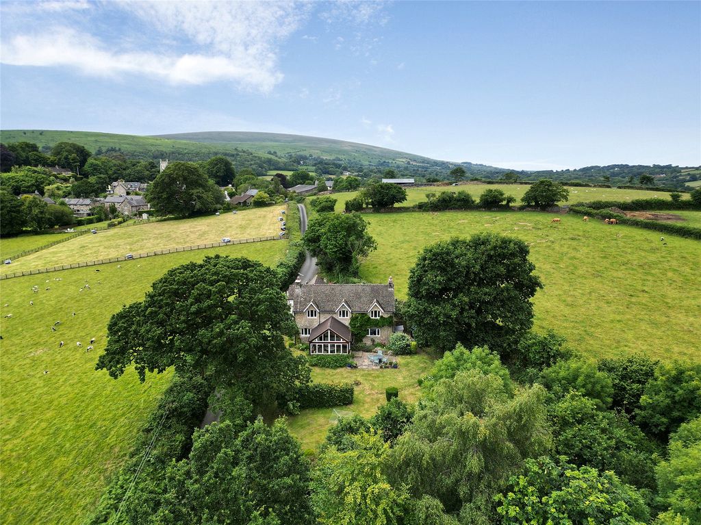 Property photo 2 of 19 Meadcote