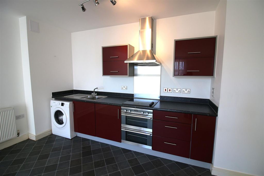 Property photo 2 of 11 Kitchen Area