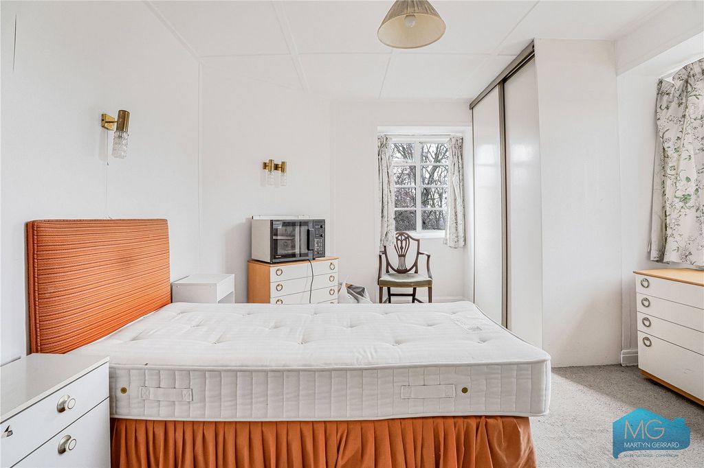 Property photo 3 of 21 Picture No. 23