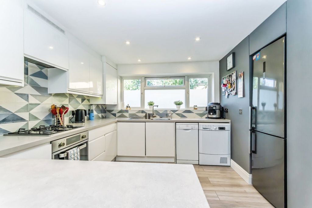 Property photo 3 of 14 Pbox-Img.Jpg