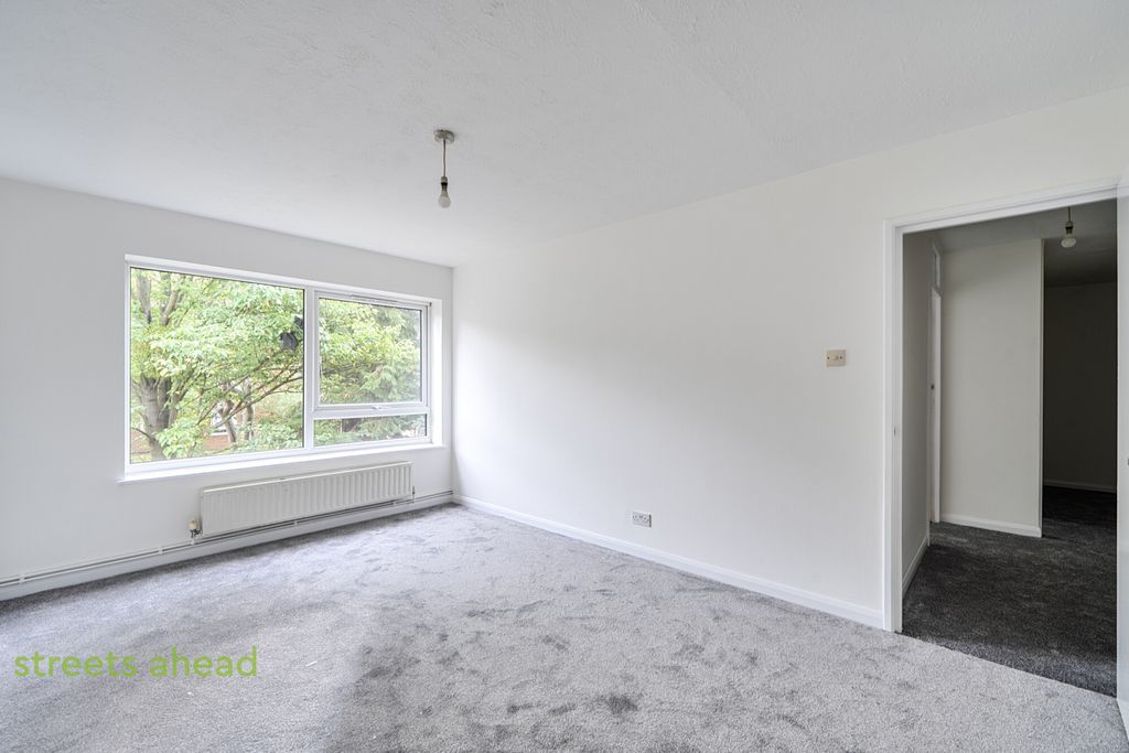 Property photo 2 of 11 E87c5002-E473-405...