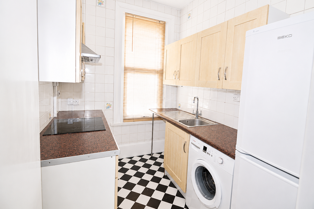 Property photo 2 of 6 F0ee5A81-494B-4d34-9E4d-E34c6214814E