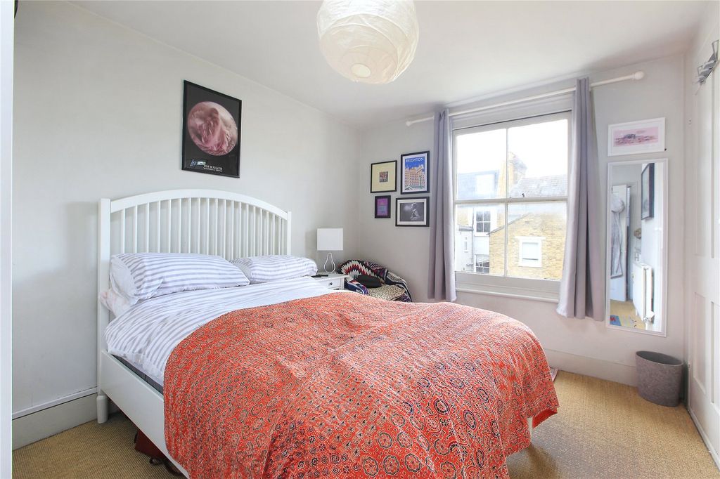 Property photo 3 of 11
