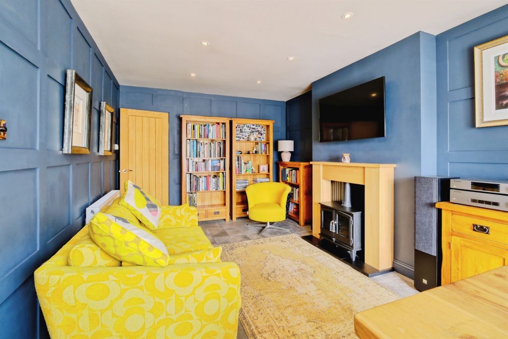 Property photo 3 of 17