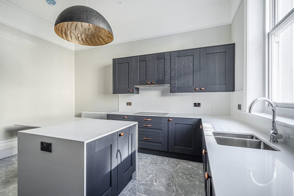 Additional image 7 of 2 bed flat for saleHoward Square, Seafront, Eastbourne BN21