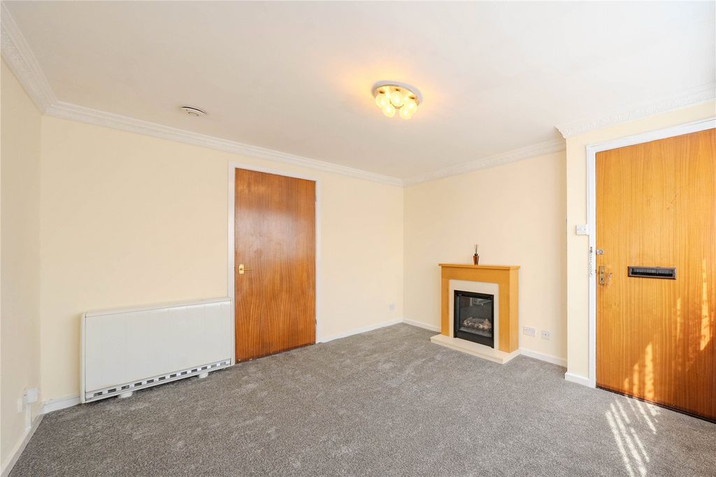 Property photo 2 of 9 Picture No. 33