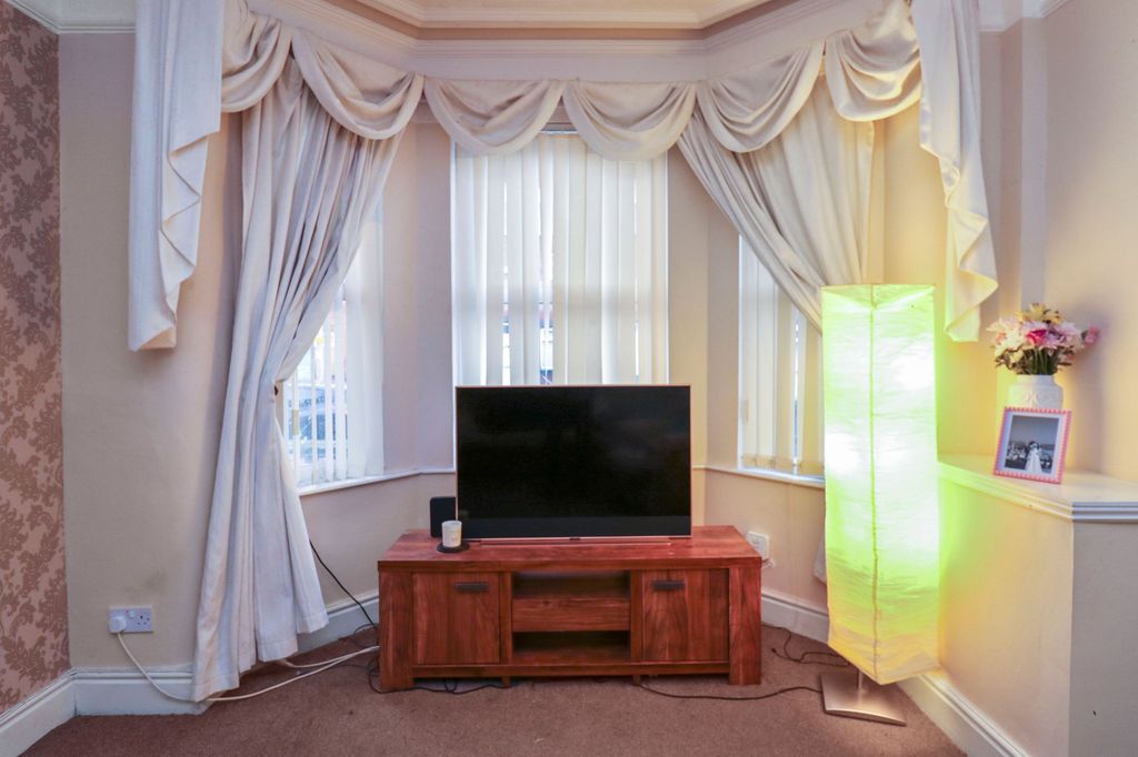 Property photo 3 of 27