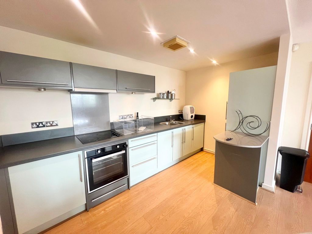 Property photo 1 of 7 Kitchen