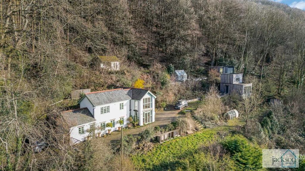 Property photo 1 of 31 1 Wye View