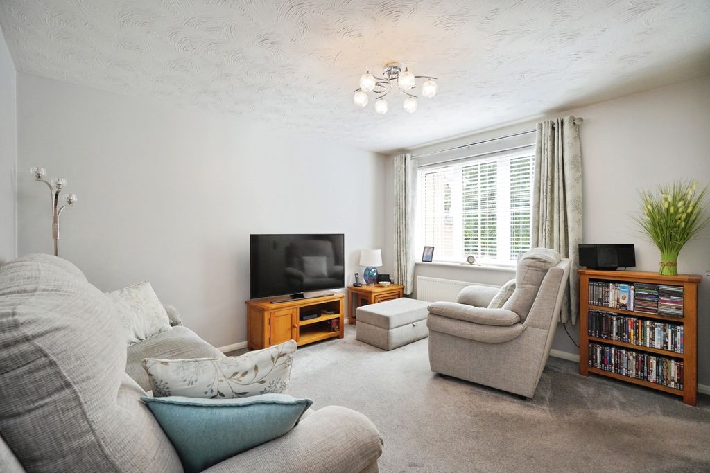 Property photo 3 of 20 Pbox-Img.Jpg