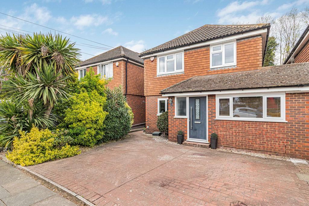 Property photo 1 of 18 External