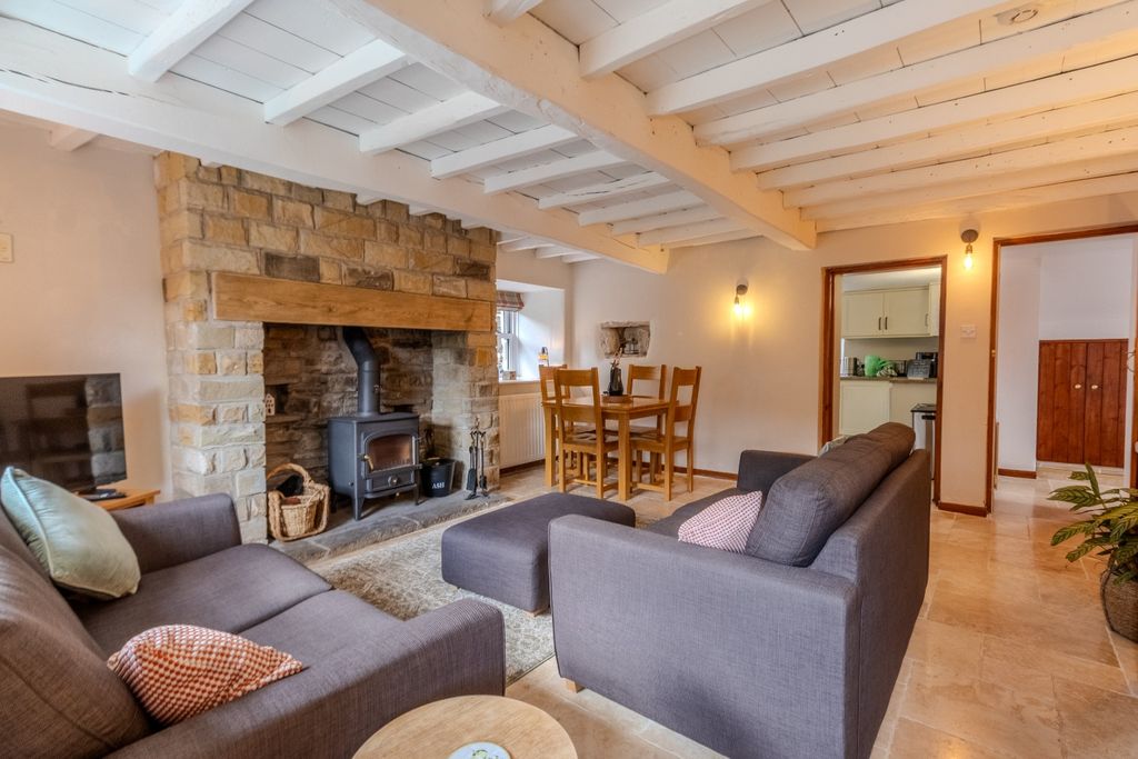 Property photo 3 of 12 5356023