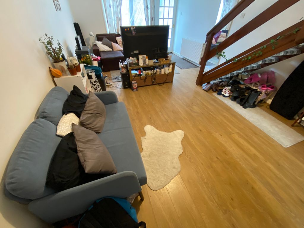 Property photo 3 of 15 Lounge