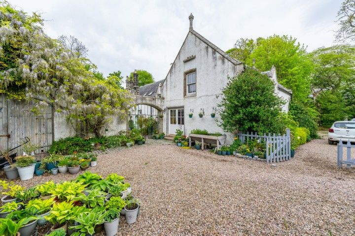 Property photo 3 of 22 The Coach House Alt Angle