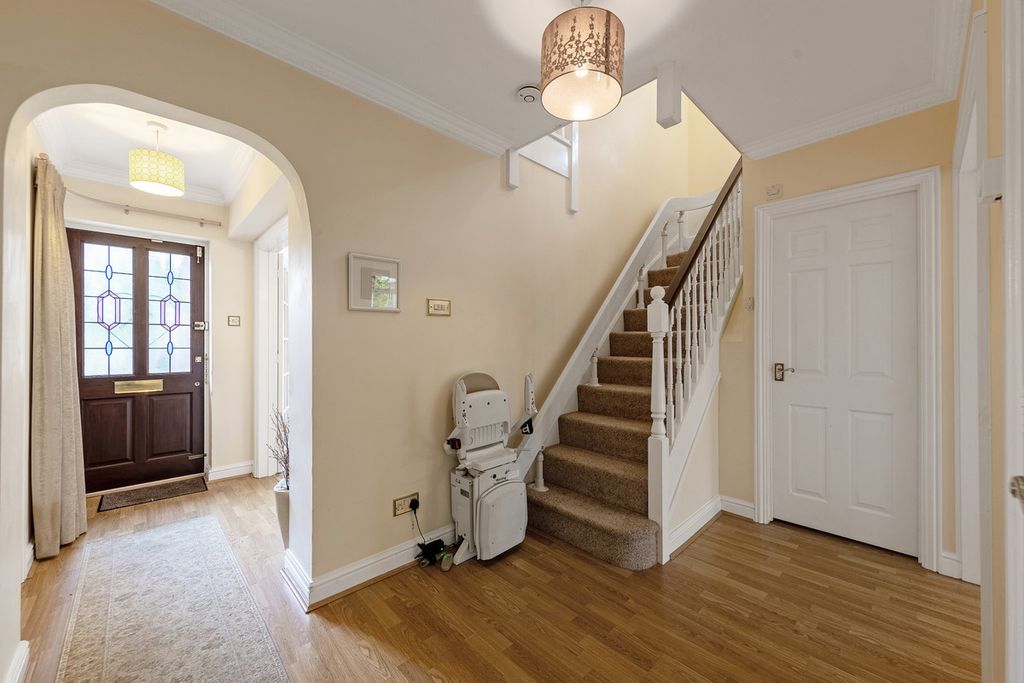 Property photo 3 of 32