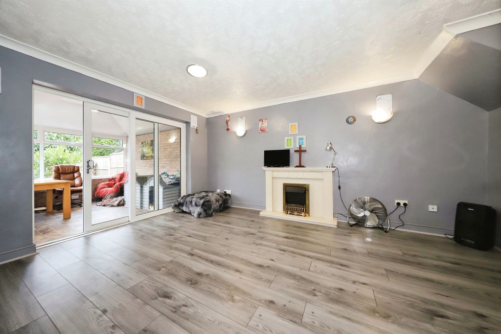 Property photo 3 of 17