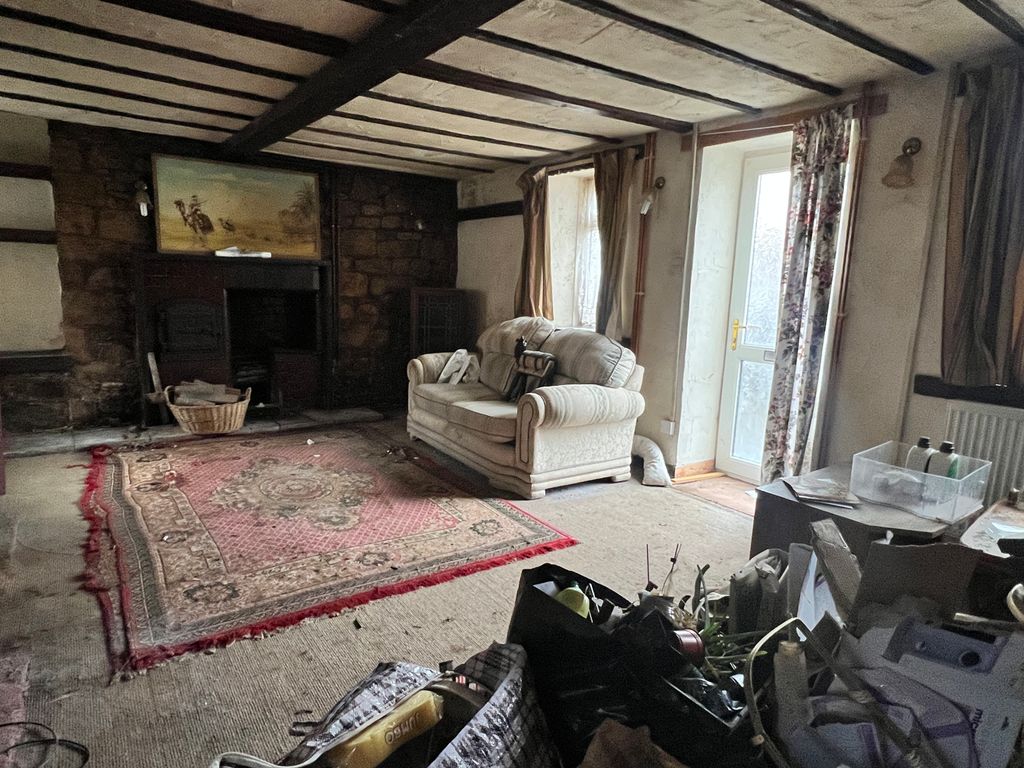 Property photo 3 of 12