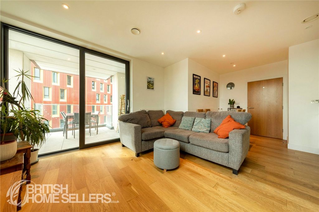 Property photo 3 of 17 Picture No. 06