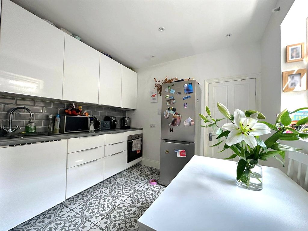 Property photo 3 of 9 Picture No. 21