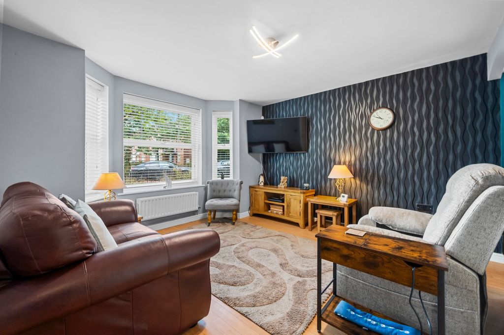 Property photo 2 of 25