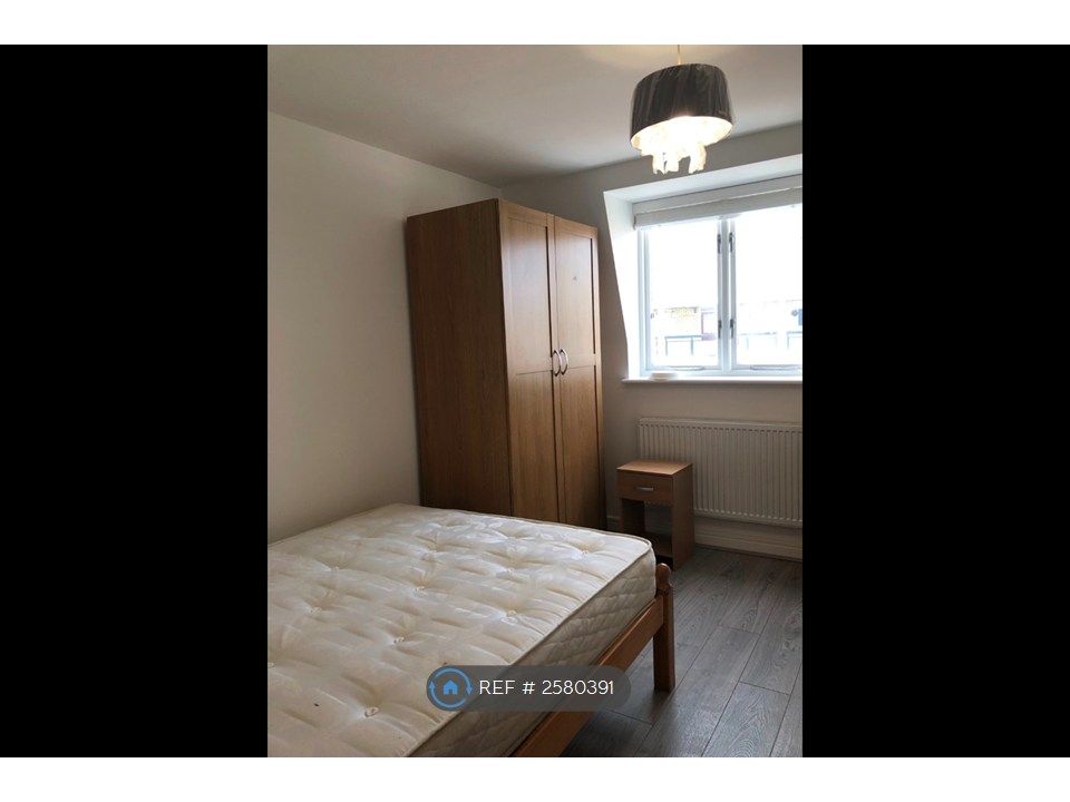 Property photo 3 of 12 Bedroom 2